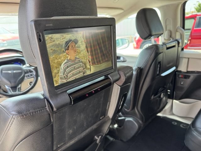 Used 2020 Chrysler Pacifica Touring-L Plus FWD image 14