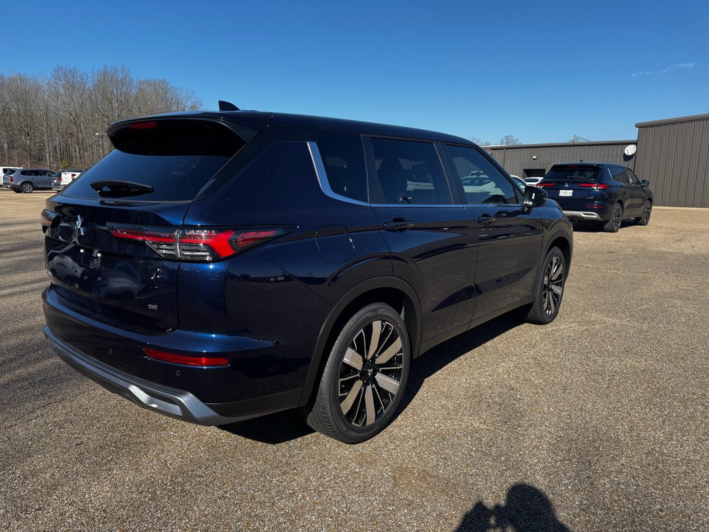 New 2026 Mitsubishi Outlander LE image 6