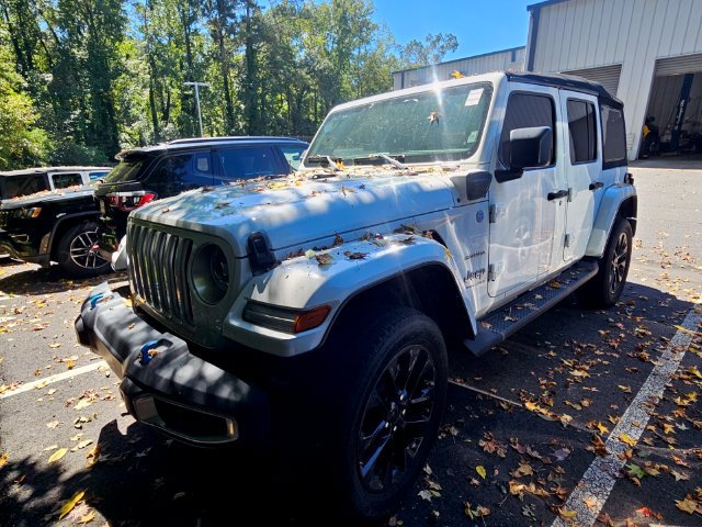 Used 2023 Jeep Wrangler Unlimited Sahara AWD/4WD image 3