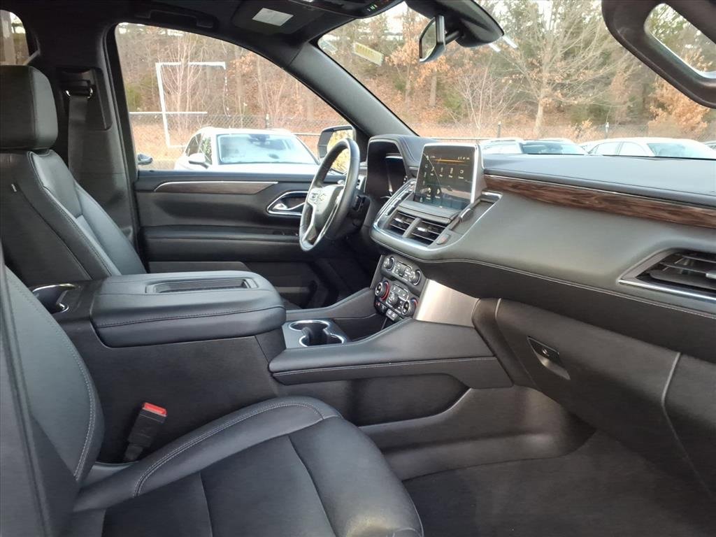 Used 2022 Chevrolet Suburban LT w/ LT Signature Package image 23