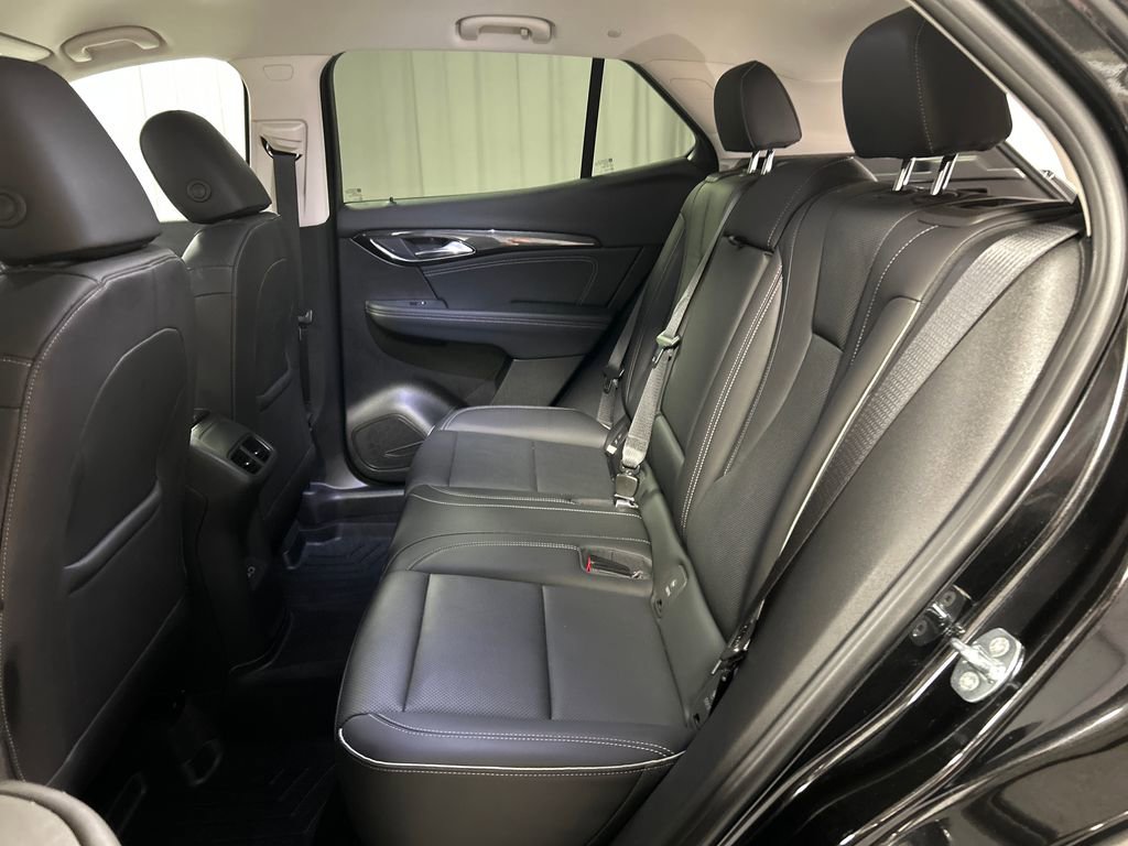 Used 2023 Buick Envision Essence image 23