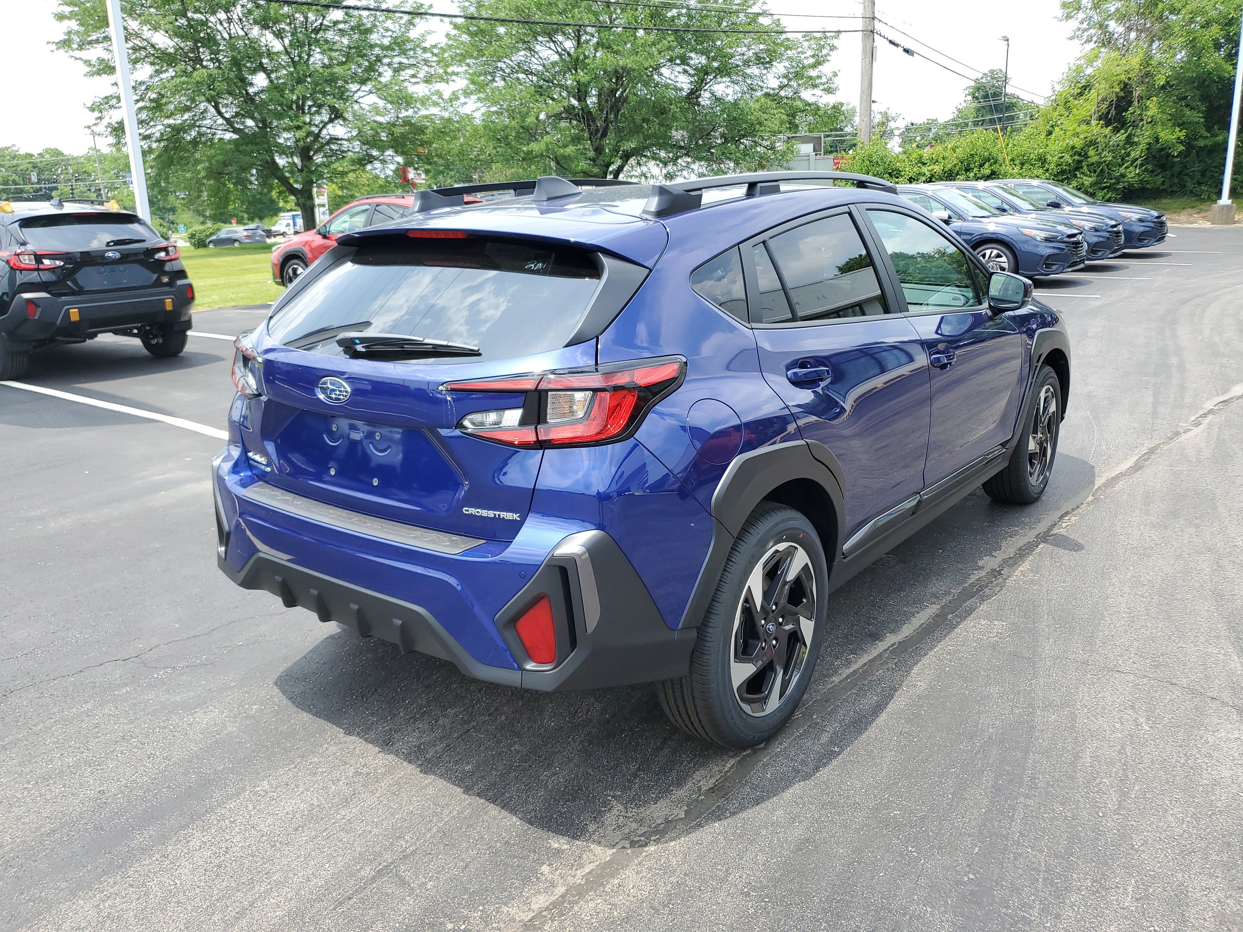 Certified 2025 Subaru Crosstrek 2.5i Limited w/ Crosstrek Mirror Package image 3