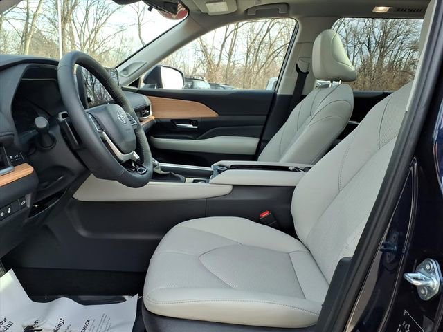 Used 2026 Toyota Grand Highlander Platinum image 15