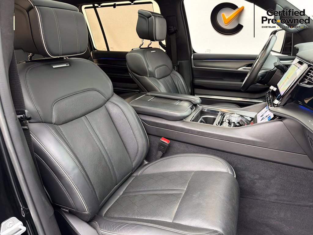 Used 2023 Jeep Grand Wagoneer Series II AWD/4WD image 40