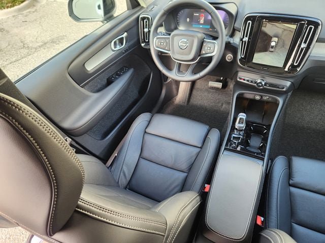 New 2026 Volvo XC40 B5 Plus w/ Protection Package Premier AWD/4WD image 10