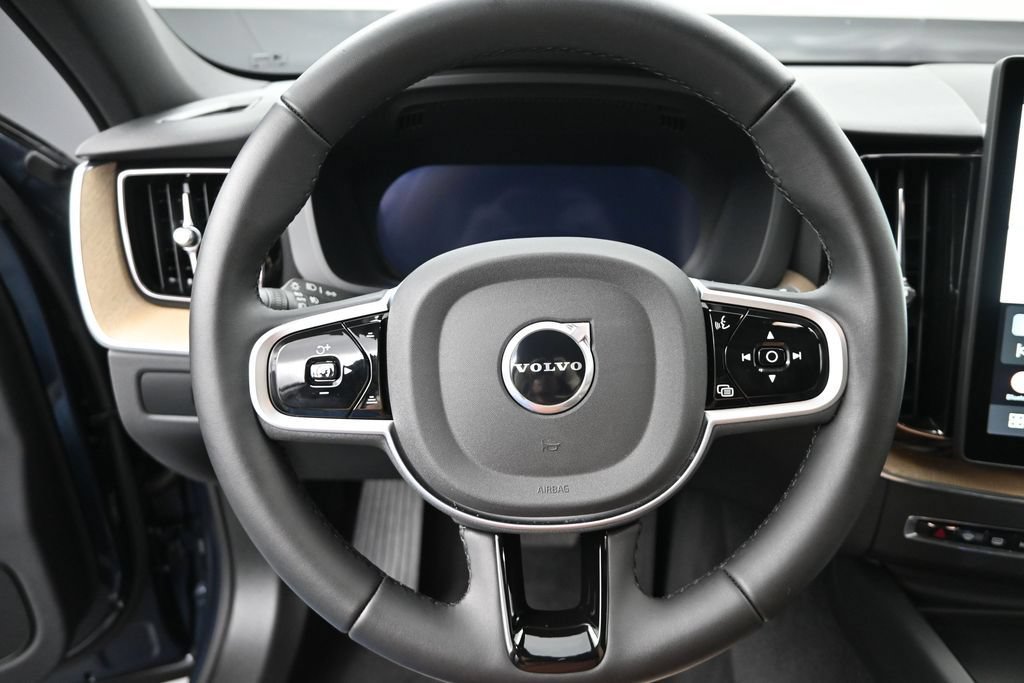 Used 2026 Volvo XC60 B5 Plus AWD/4WD image 10