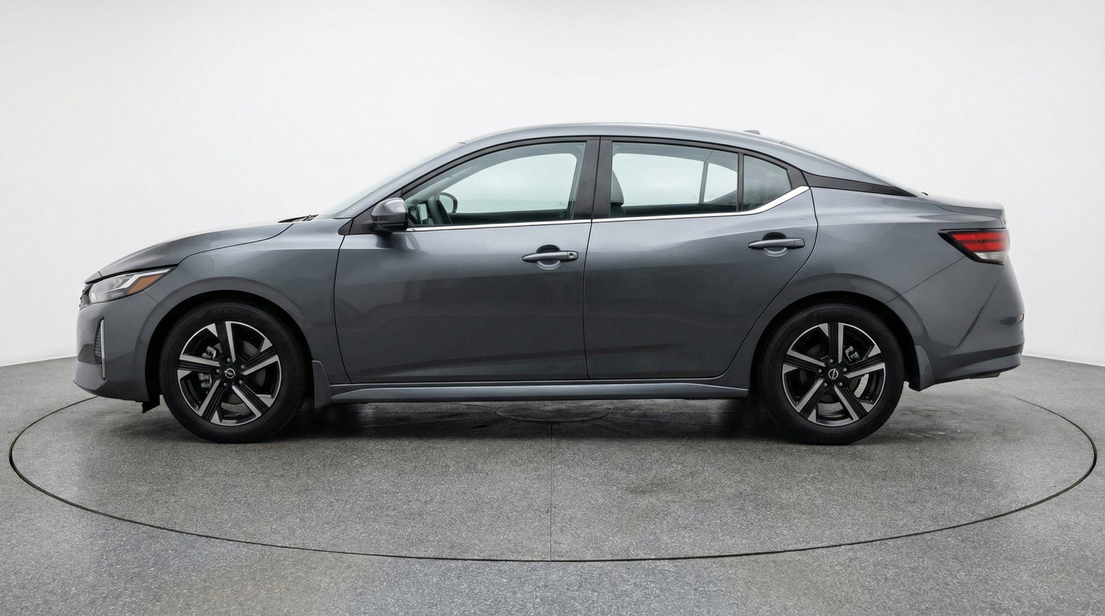 Used 2025 Nissan Sentra SV image 5