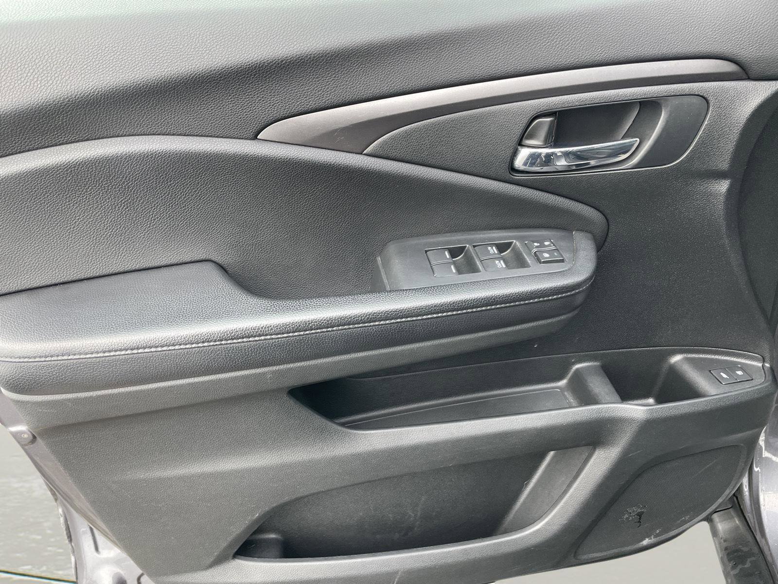 Used 2016 Honda Pilot EX-L image 24