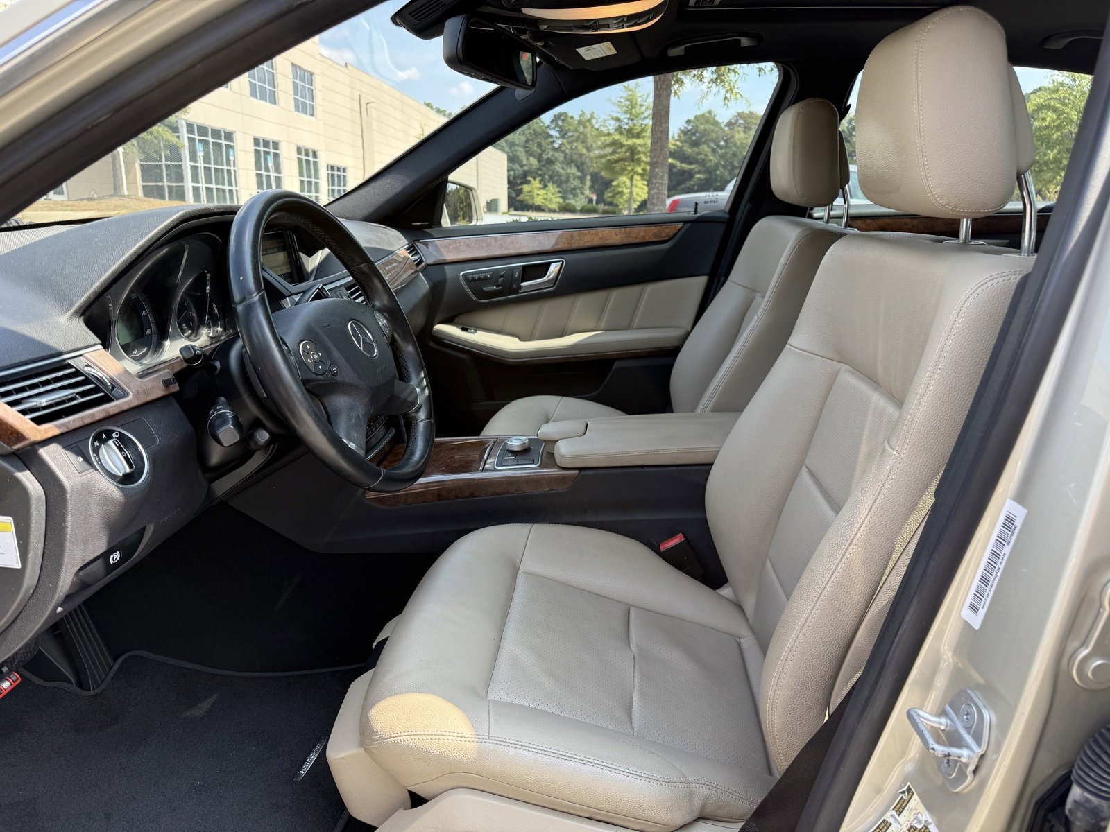 Used 2011 Mercedes-Benz E 350 Sedan image 33