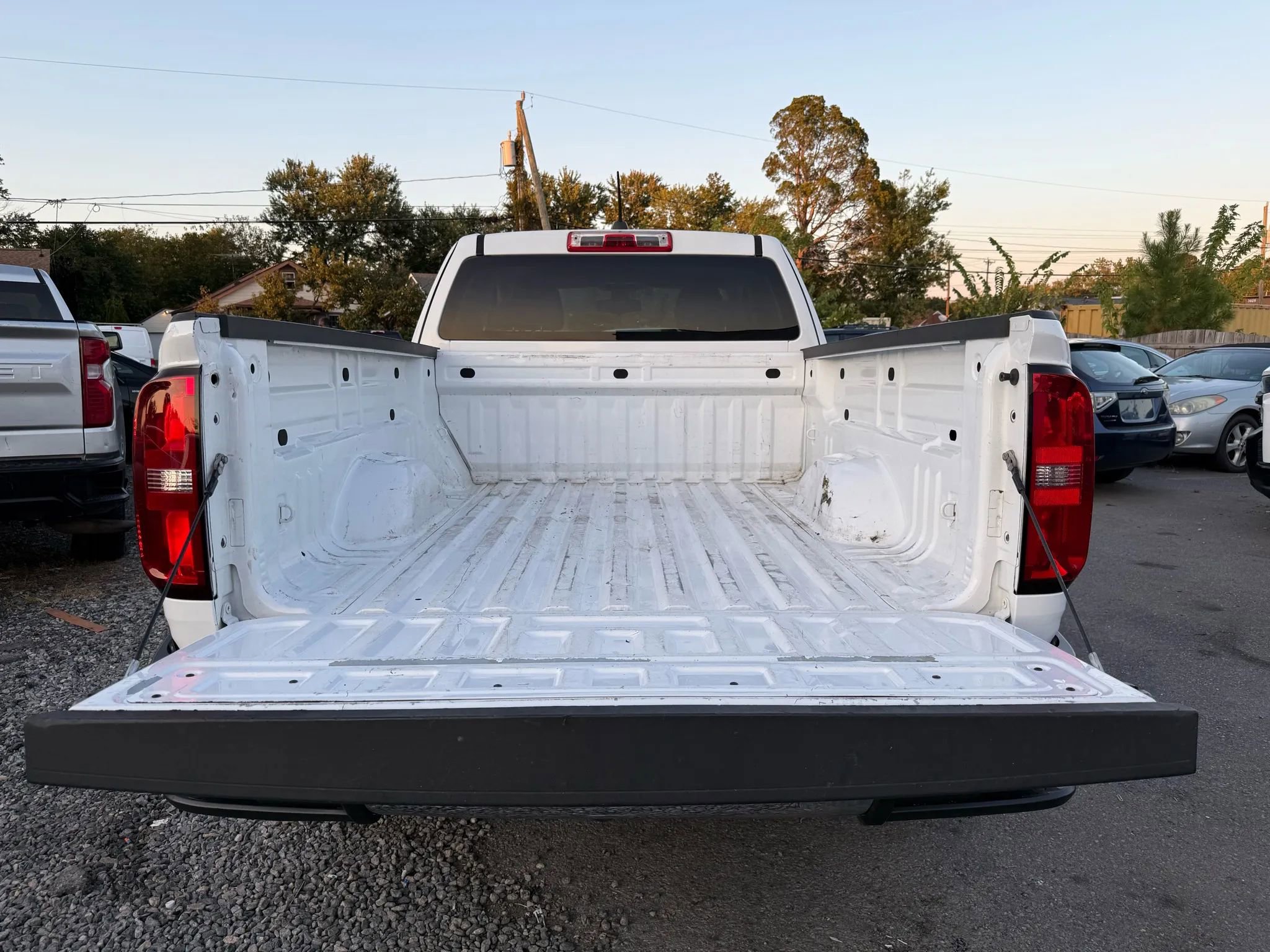 Used 2016 Chevrolet Colorado W/T image 9