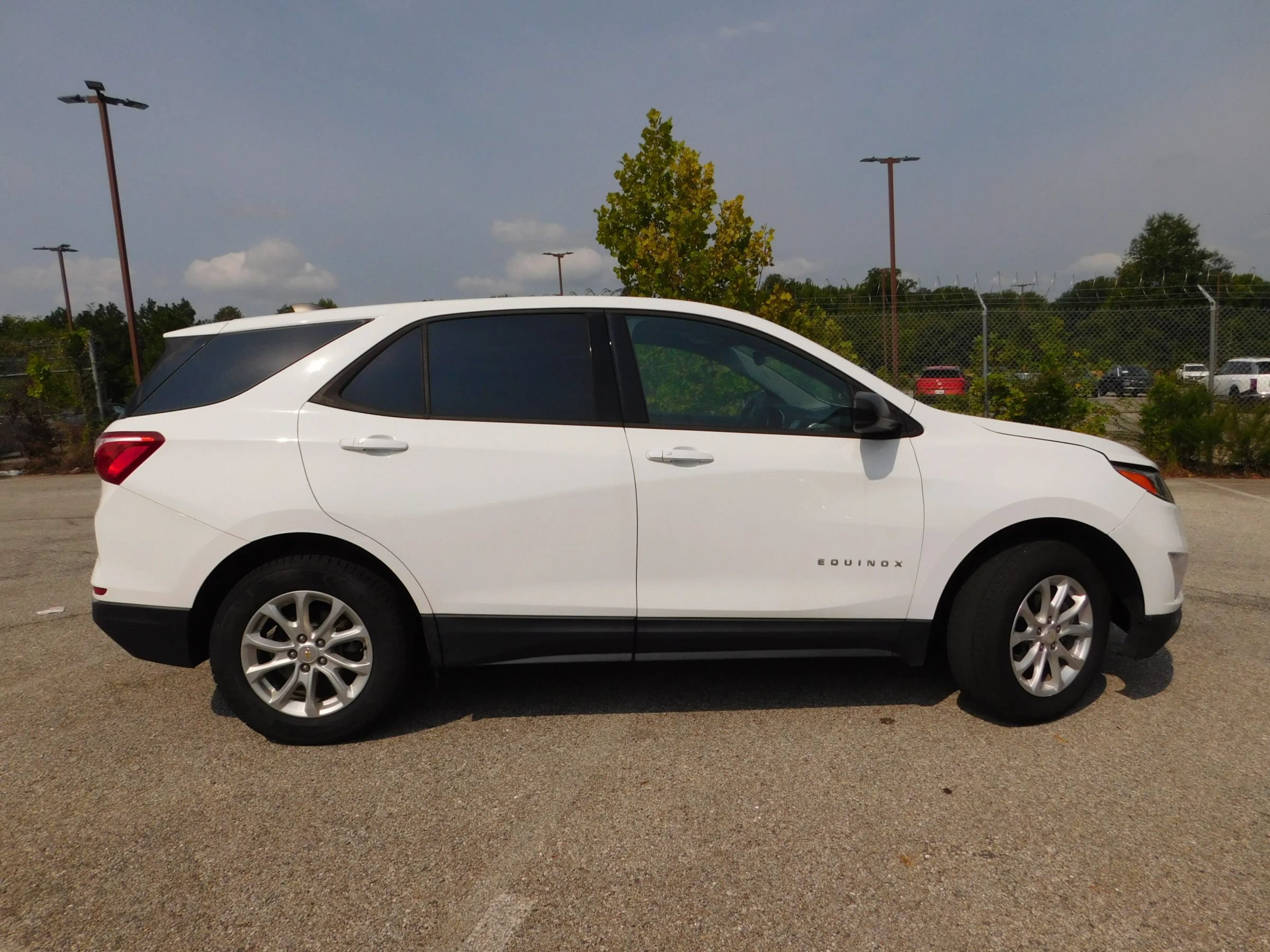 Used 2018 Chevrolet Equinox LS AWD/4WD image 4