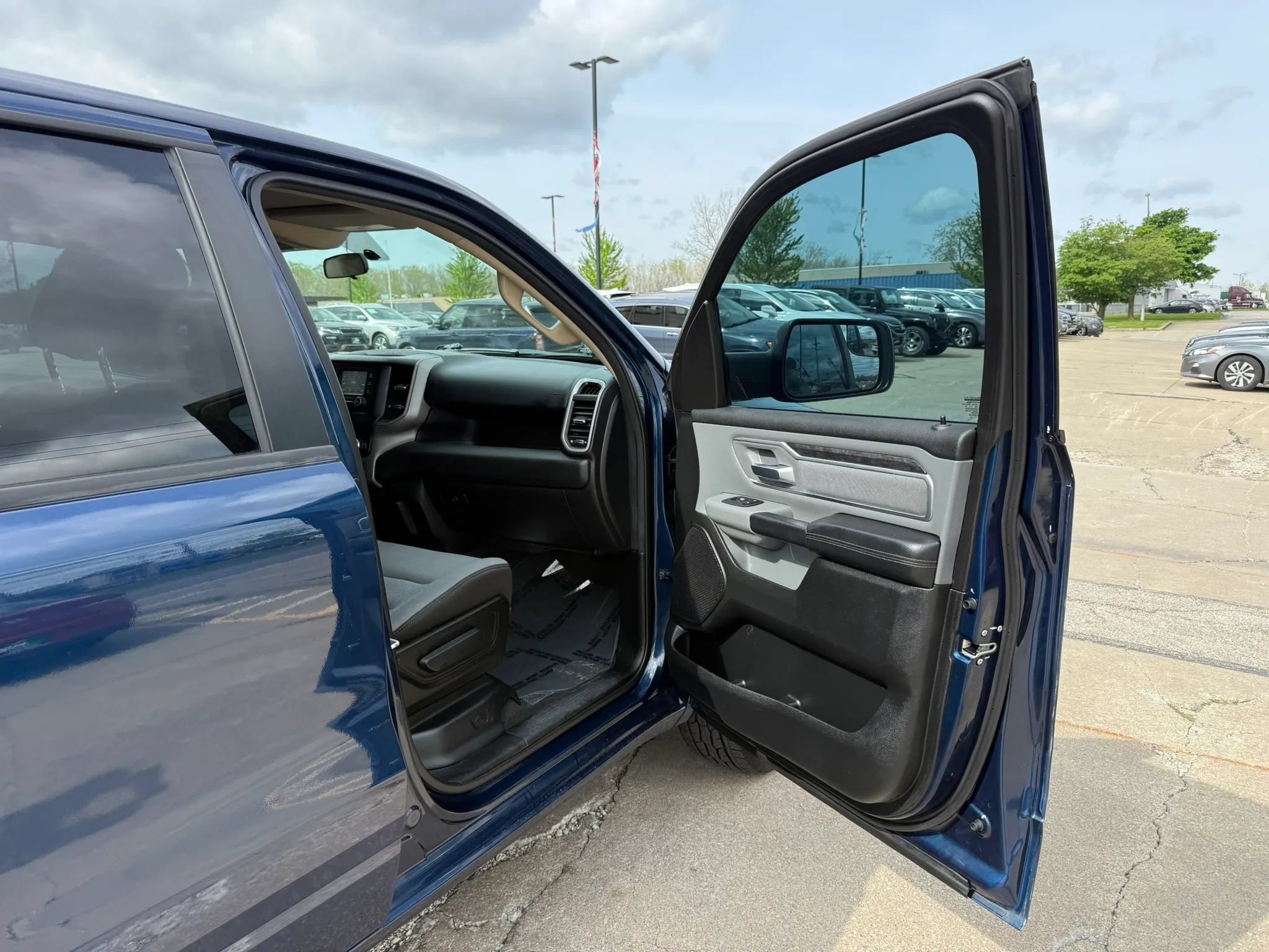 Used 2019 RAM 1500 Big Horn AWD/4WD image 22