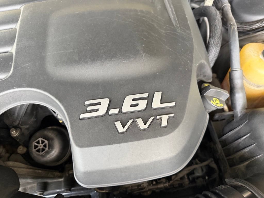 Used 2019 Chrysler 300 Touring w/ Sport Appearance Package RWD image 12
