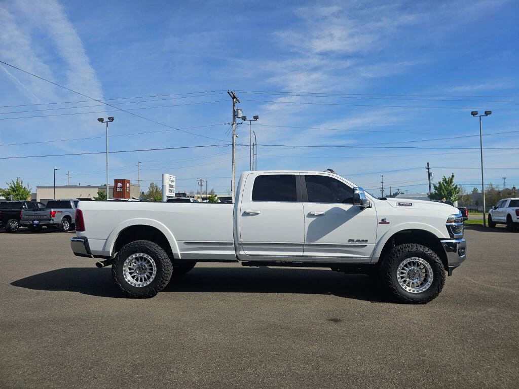 Used 2025 RAM 3500 Limited AWD/4WD image 5