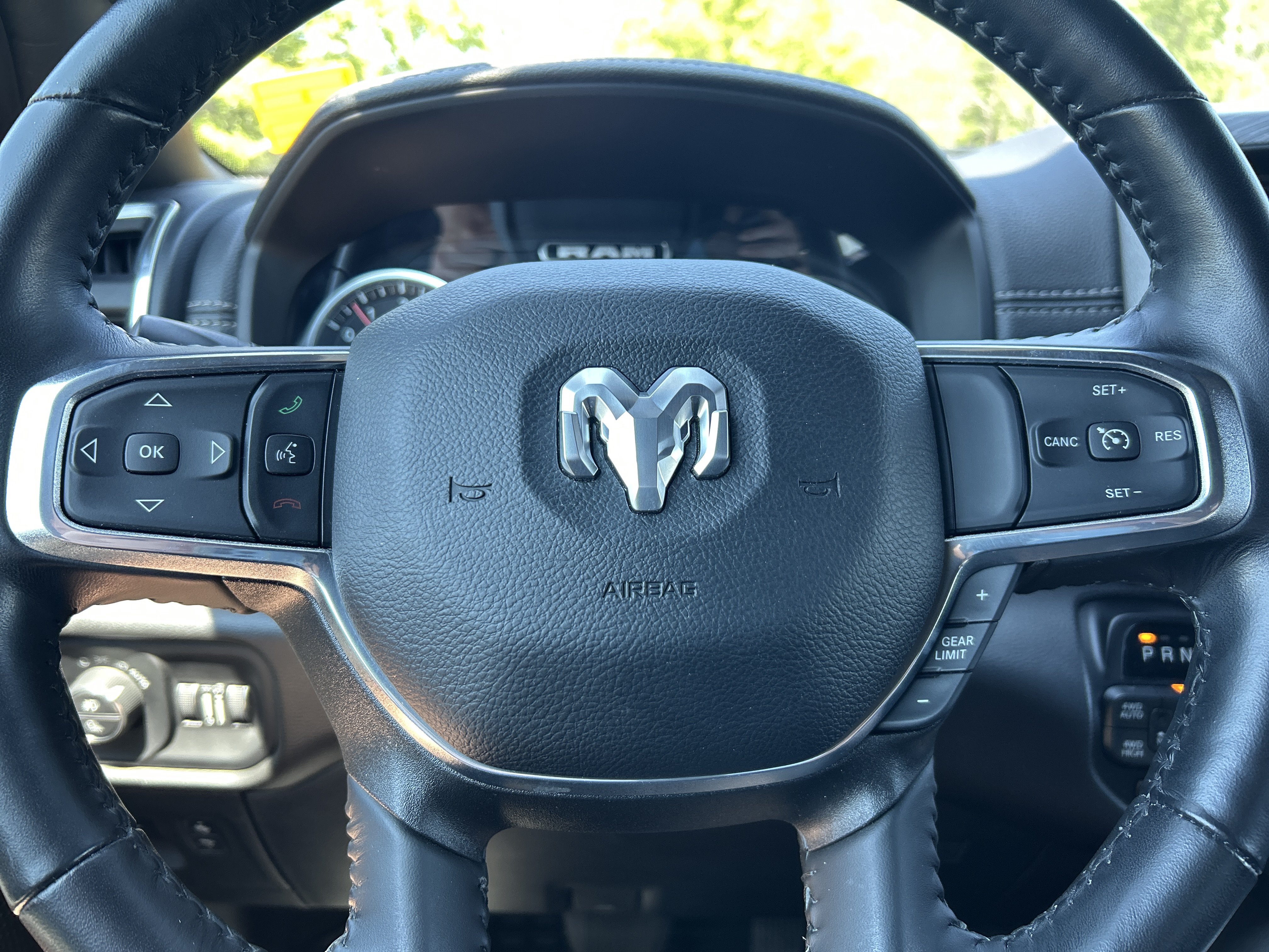 Used 2023 RAM 1500 Laramie AWD/4WD image 17