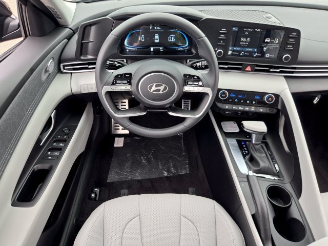 New 2026 Hyundai Elantra SEL Sport FWD image 7