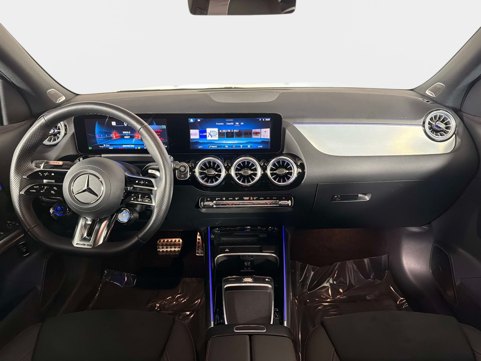 Used 2025 Mercedes-Benz GLA 35 AMG 4MATIC image 37