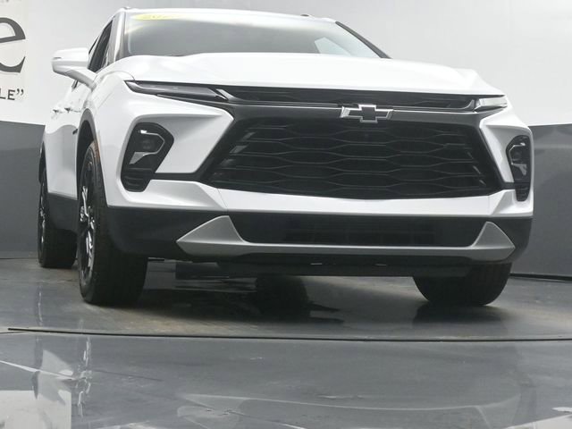Used 2023 Chevrolet Blazer LT w/ LPO, Black Sport Package image 3