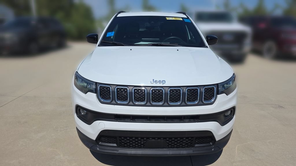 Used 2023 Jeep Compass Latitude AWD/4WD image 8