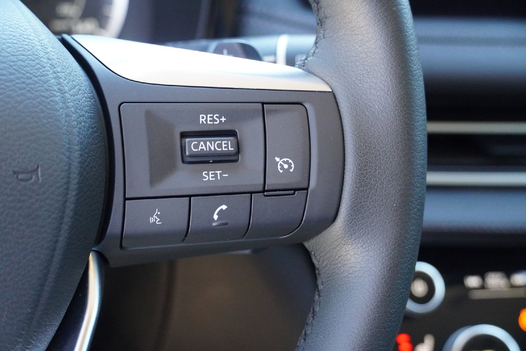 Certified 2025 INFINITI QX60 Pure image 16