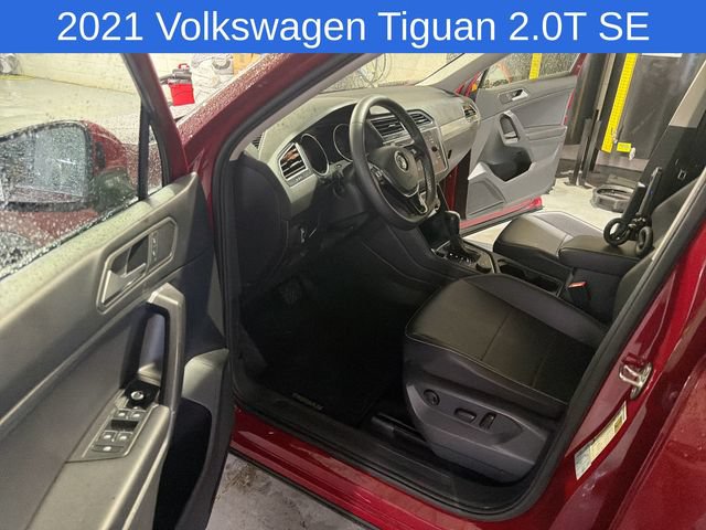 Used 2021 Volkswagen Tiguan SE w/ Panoramic Sunroof Package AWD/4WD image 12