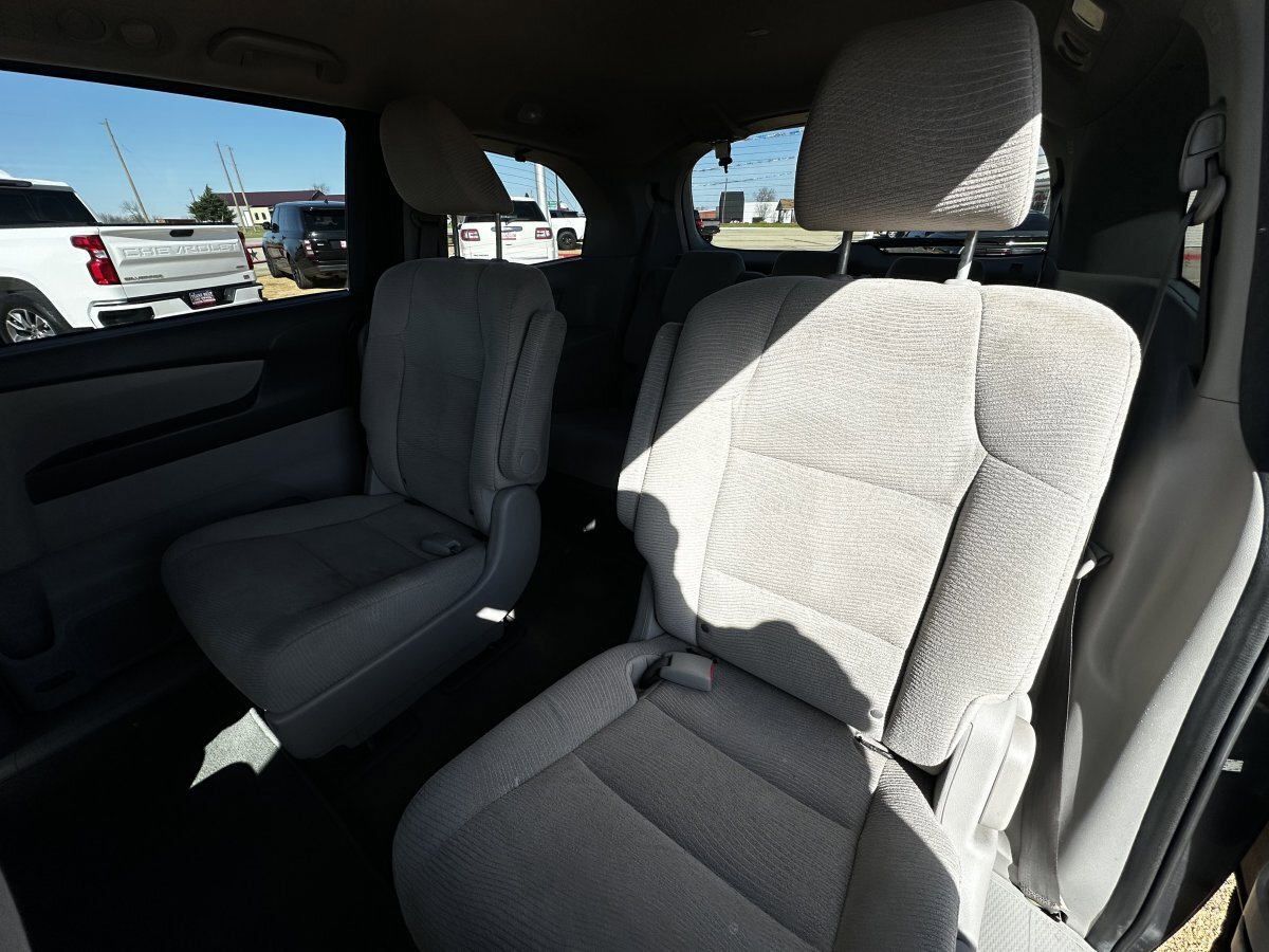 Used 2013 Honda Odyssey LX image 16