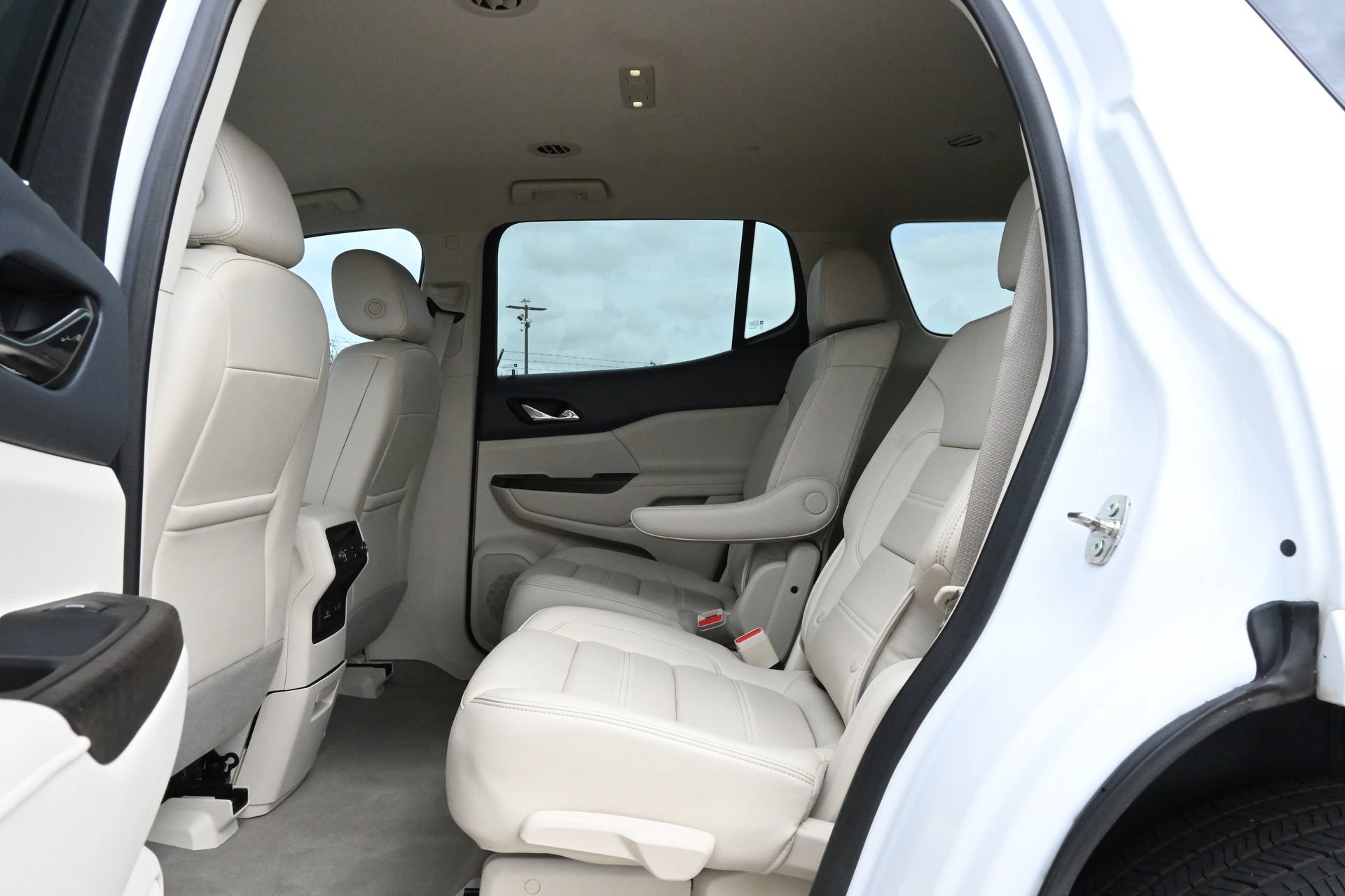 Used 2023 GMC Acadia Denali AWD/4WD image 21