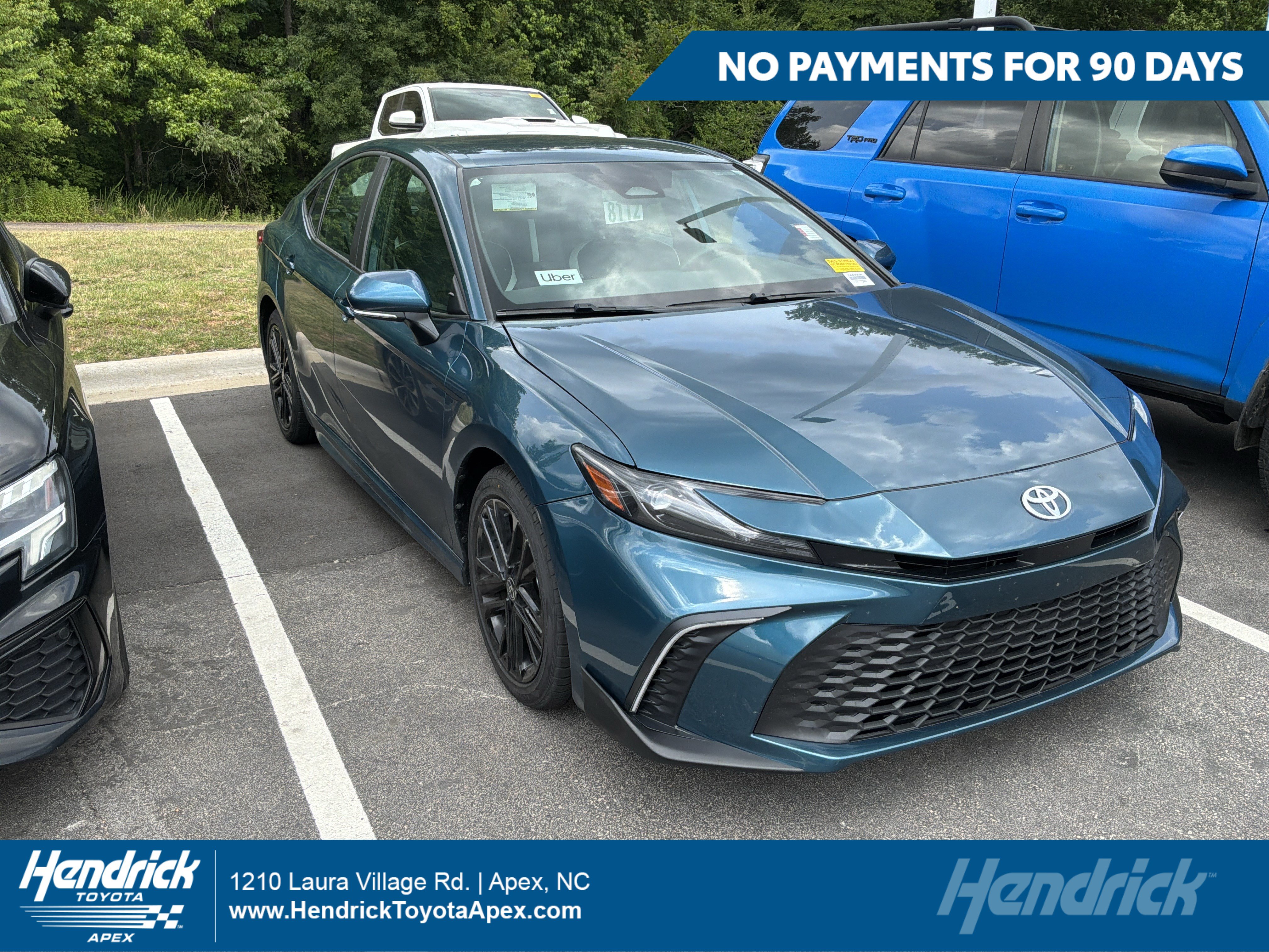 Used 2025 Toyota Camry SE FWD image 1