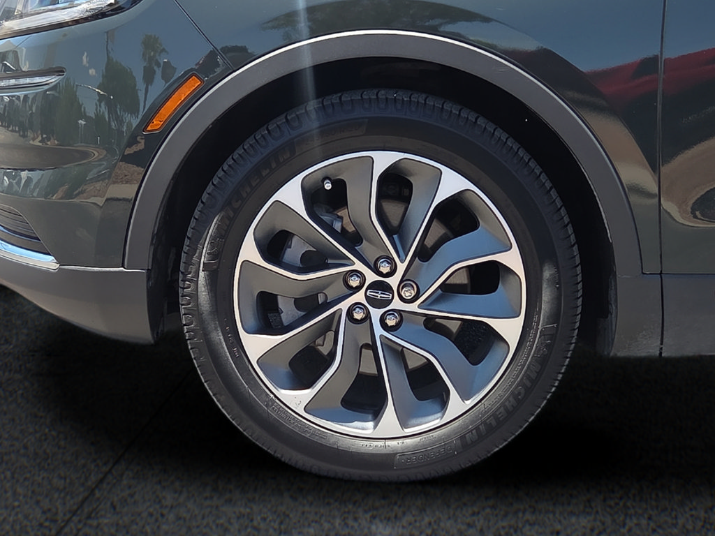 Used 2022 Lincoln Nautilus Reserve w/ Luxury Package FWD image 8