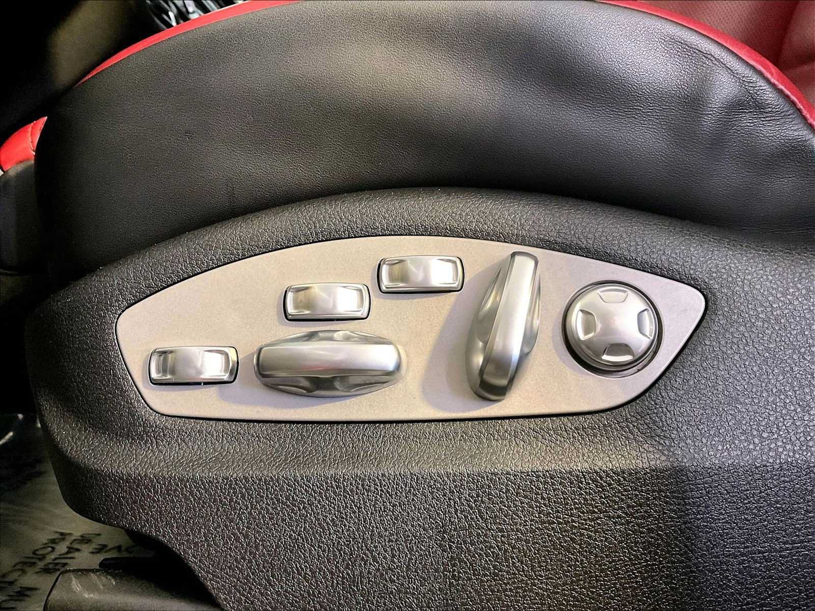 Certified 2023 Porsche Macan S AWD/4WD image 38