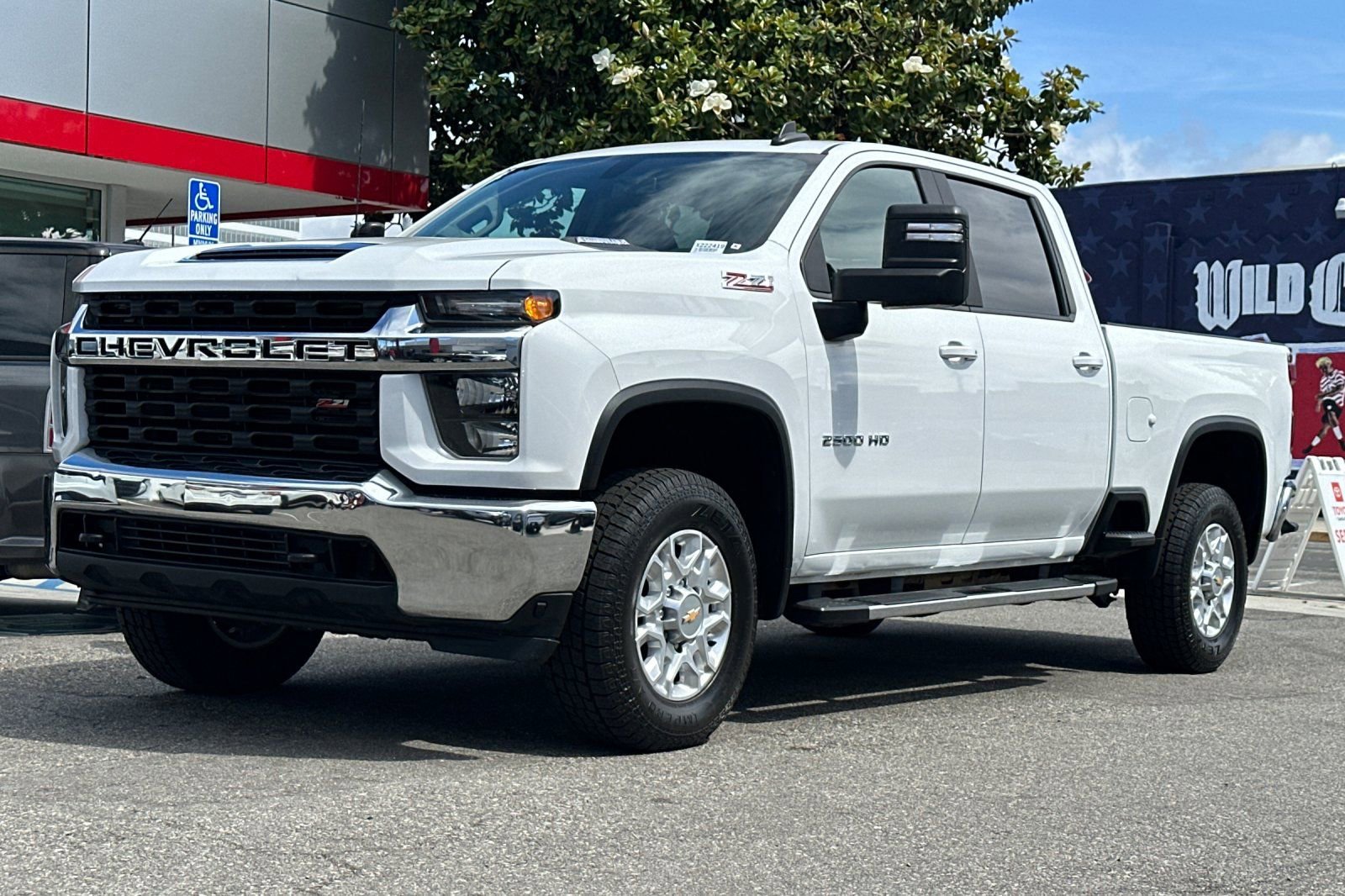 Used 2023 Chevrolet Silverado 2500 LT w/ Convenience Package AWD/4WD image 8