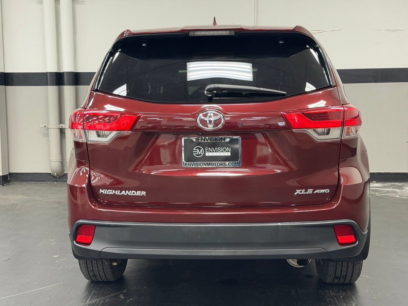 Used 2017 Toyota Highlander XLE AWD/4WD image 11