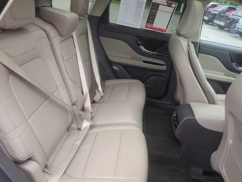 Used 2024 Lincoln Corsair Grand Touring AWD/4WD image 17