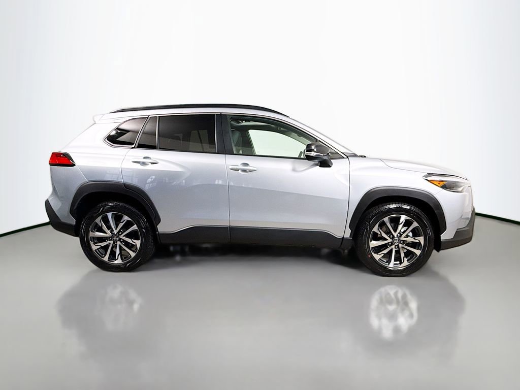 Certified 2025 Toyota Corolla Cross XLE image 8