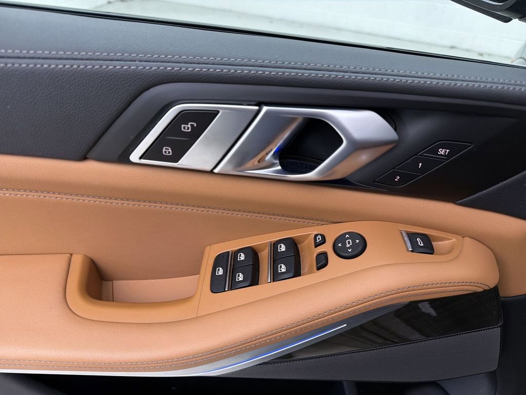 Used 2023 BMW X5 xDrive40i w/ M Sport Package image 14