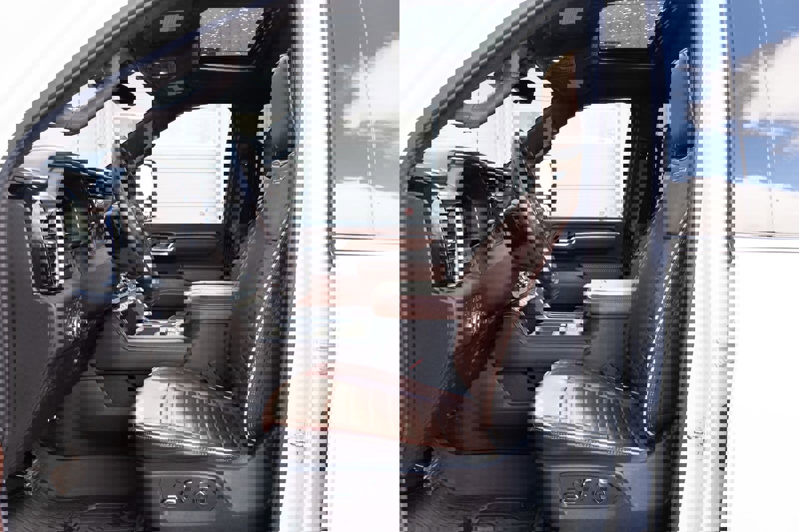 Used 2024 GMC Sierra 2500 Denali Ultimate w/ Max Trailering Package image 13