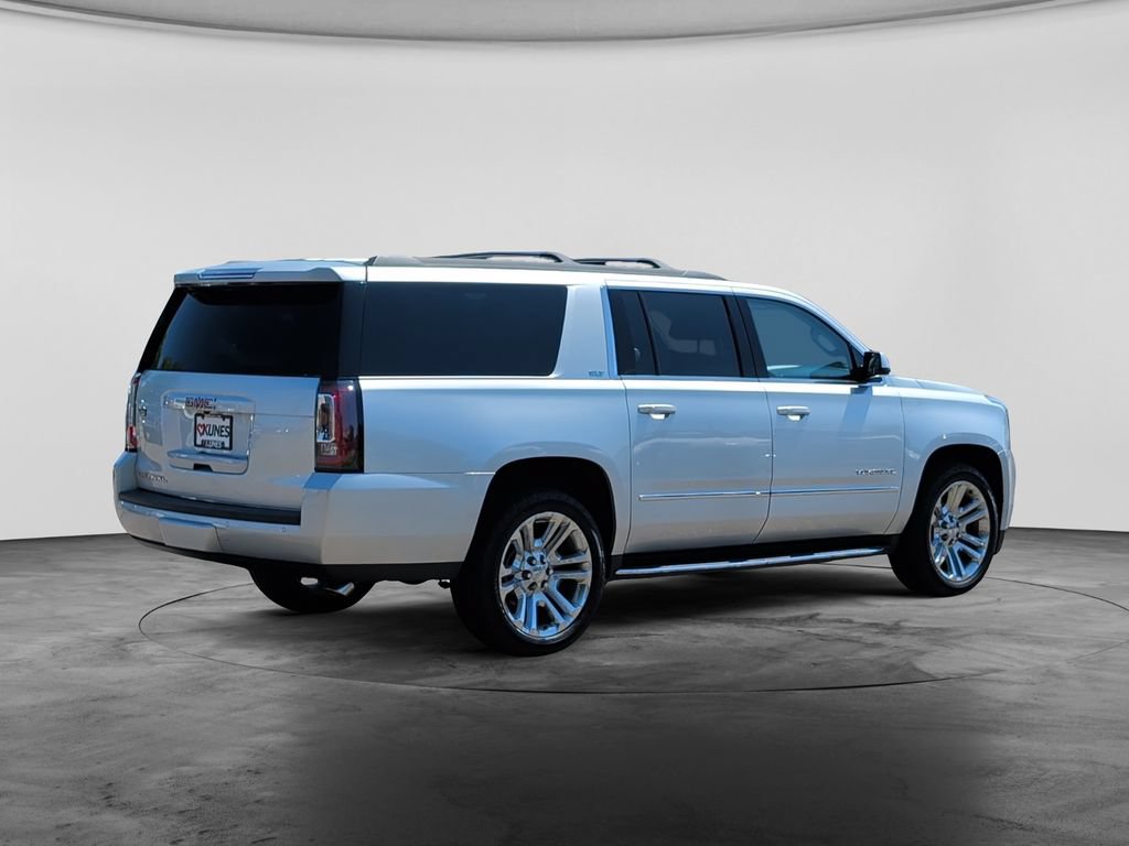 Used 2020 GMC Yukon XL SLT w/ Premium Edition AWD/4WD image 7