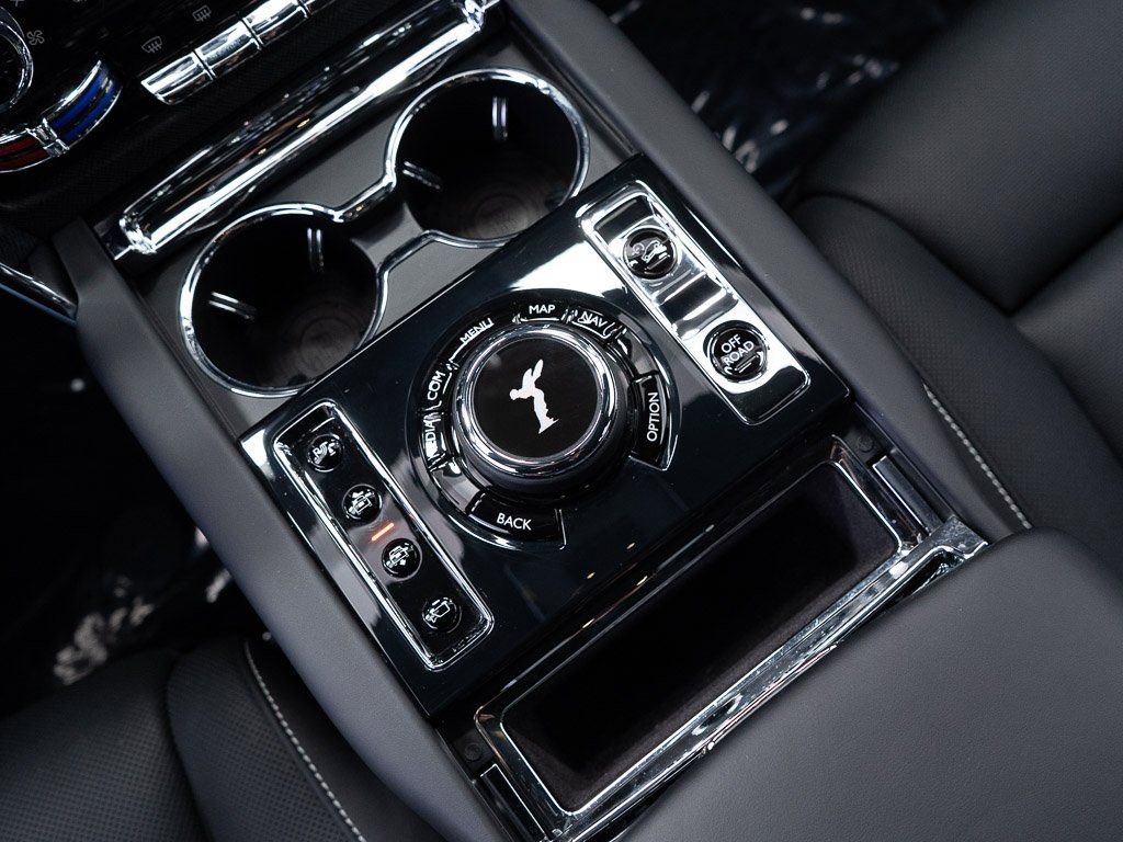 Certified 2024 Rolls-Royce Cullinan image 40