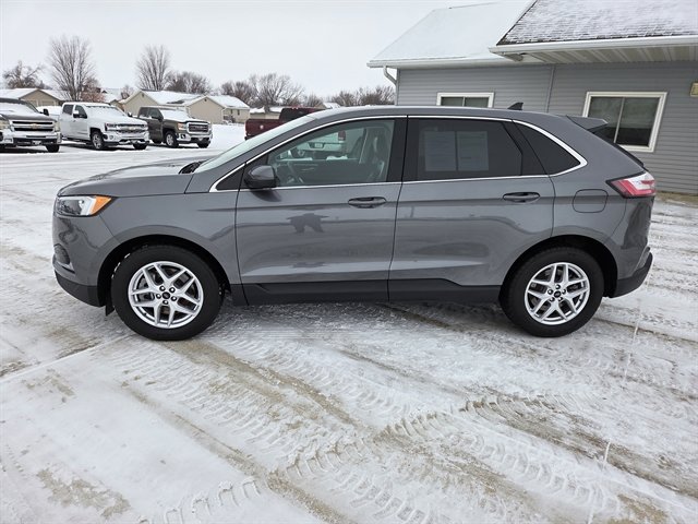 Used 2024 Ford Edge SEL image 4