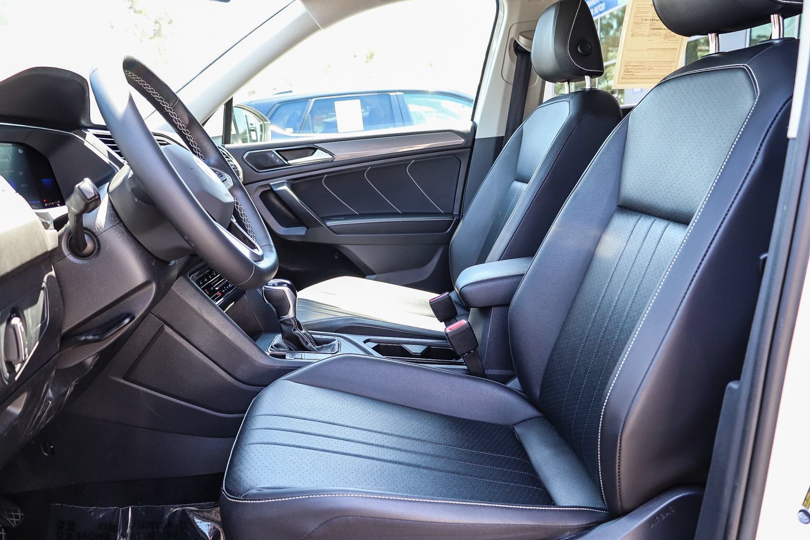 Certified 2022 Volkswagen Tiguan SE FWD image 19