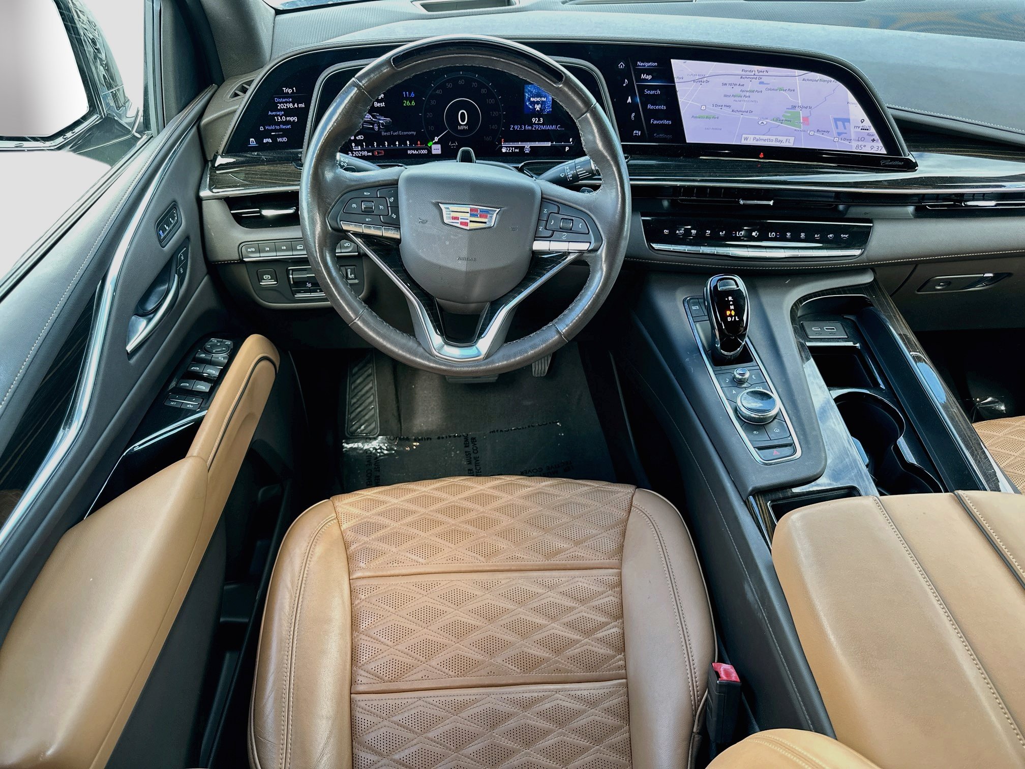 Used 2023 Cadillac Escalade ESV Premium Luxury w/ Performance Package AWD/4WD image 24