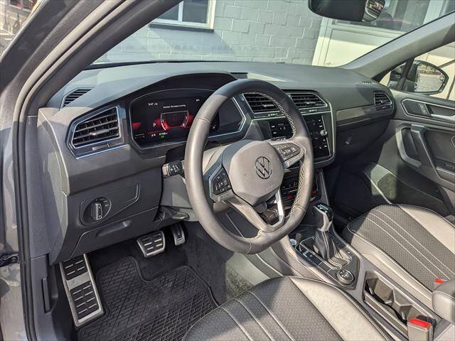 Used 2023 Volkswagen Tiguan SE R-Line AWD/4WD image 9