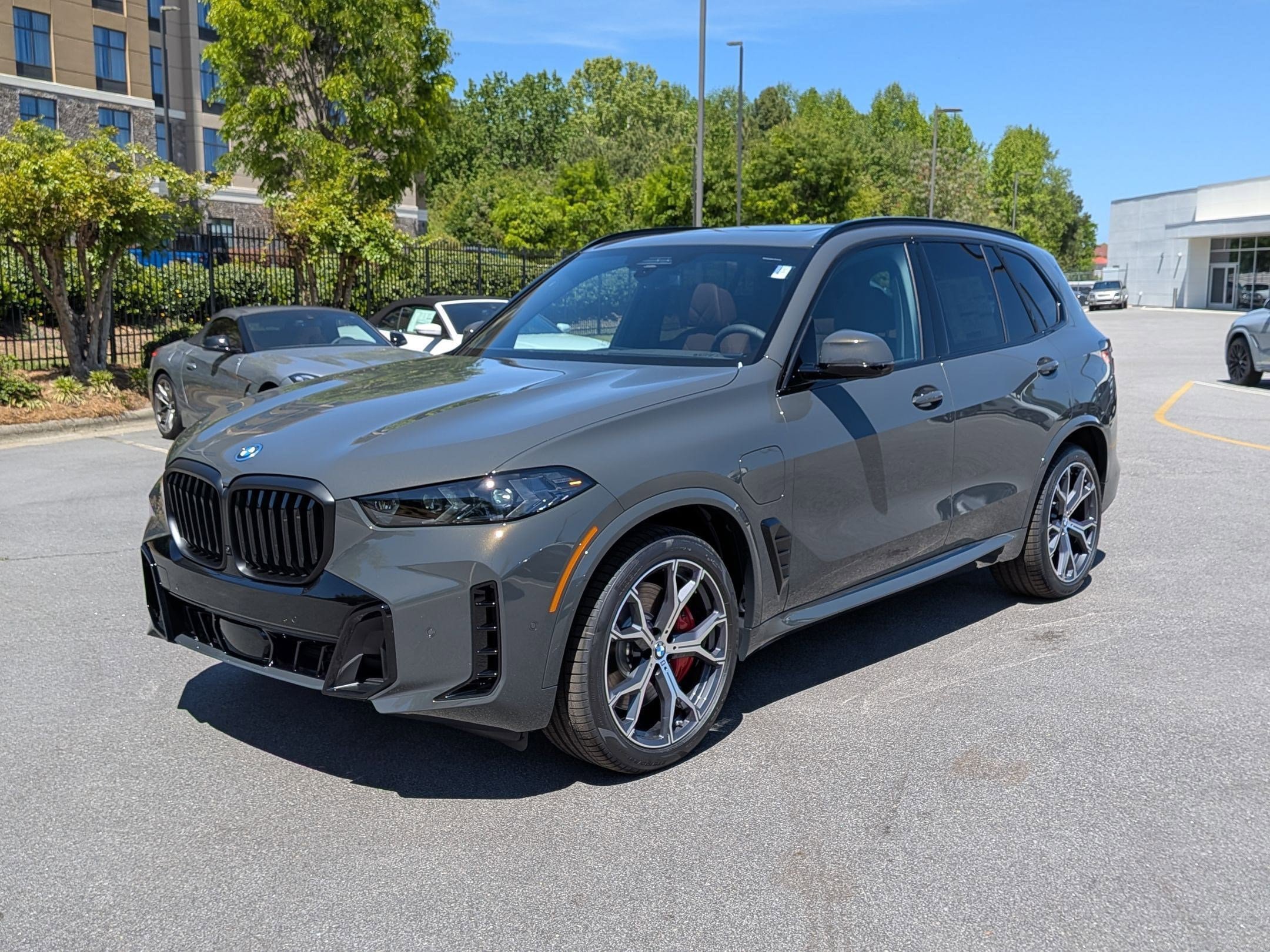 New 2026 BMW X5 xDrive50e w/ M Sport Package AWD/4WD image 7