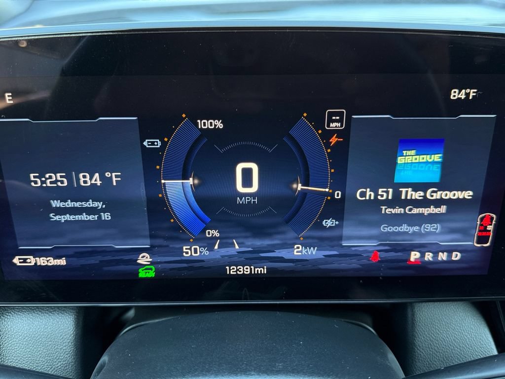 Used 2025 Chevrolet Equinox EV RS FWD image 13