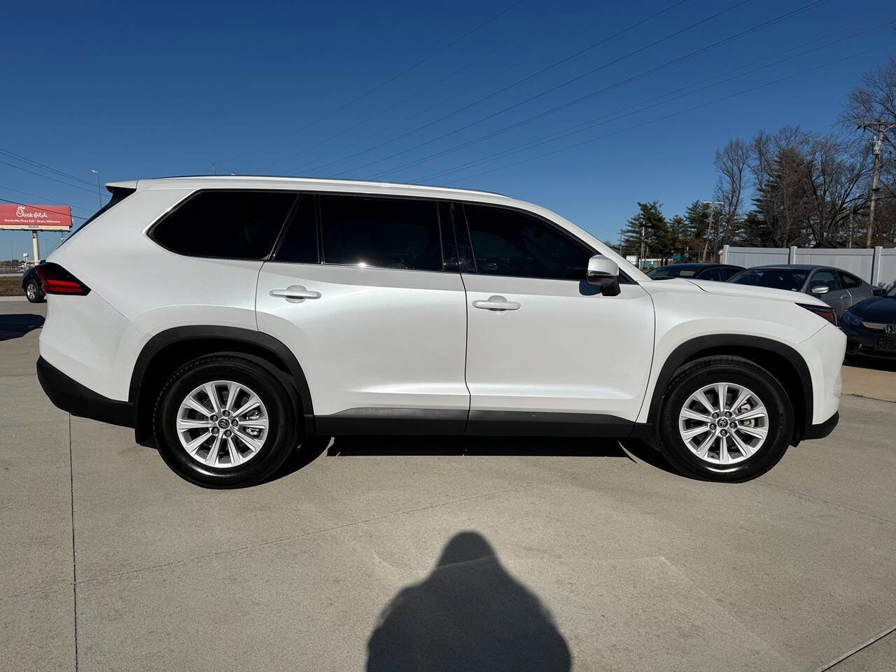 Used 2024 Toyota Grand Highlander AWD image 5