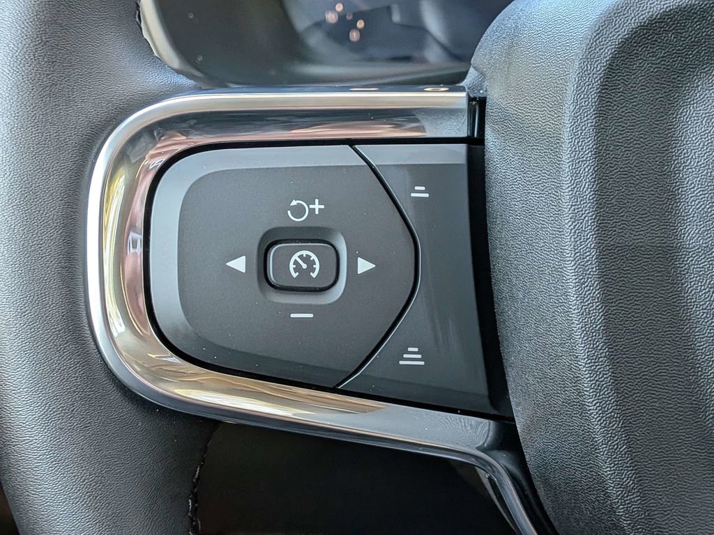 New 2026 Volvo XC40 B4 Core image 28