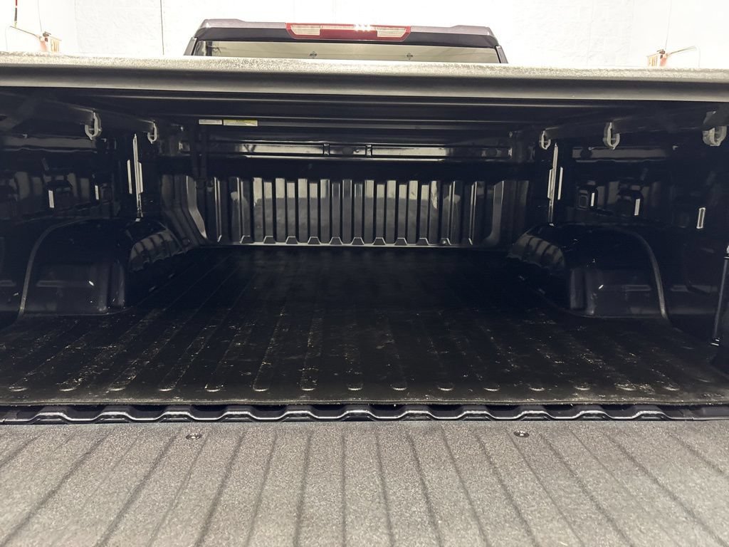 Used 2022 Chevrolet Silverado 1500 LT AWD/4WD image 6