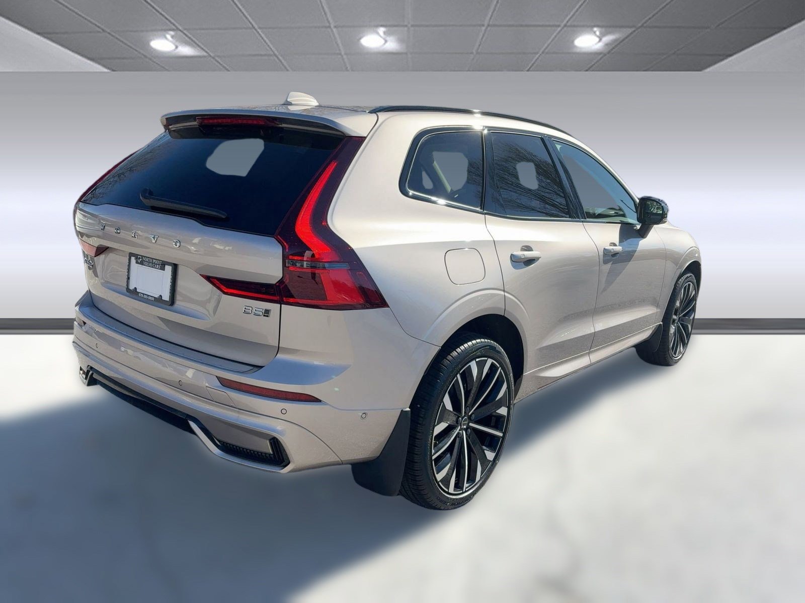 New 2026 Volvo XC60 B5 Ultra w/ Climate Package image 8
