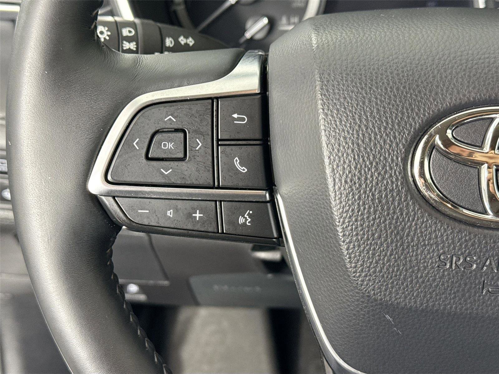 Certified 2021 Toyota Highlander Platinum AWD/4WD image 18