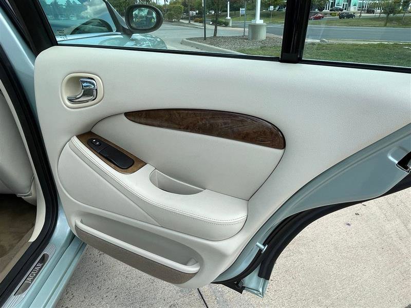 Used 2004 Jaguar S-TYPE 3.0 image 32